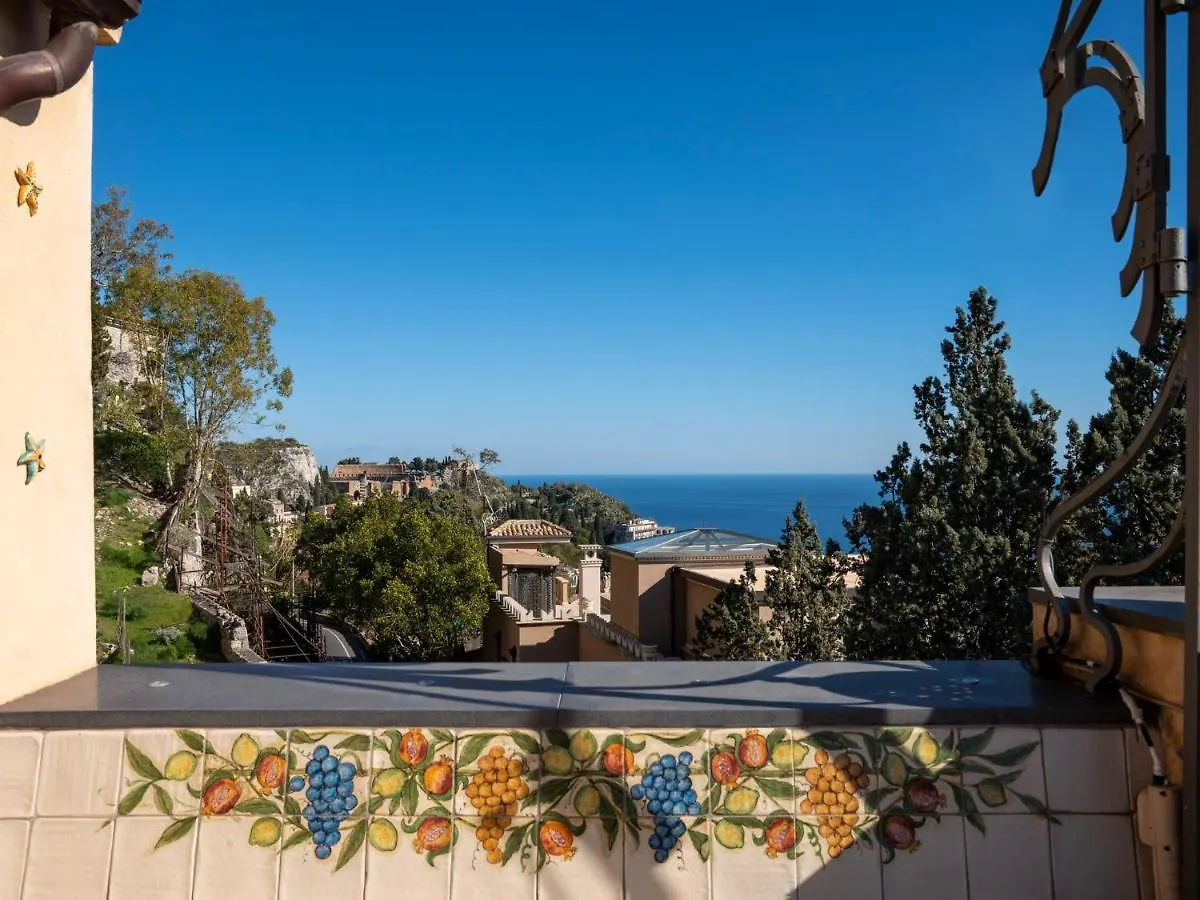 Sea And The City Taormina Apartament